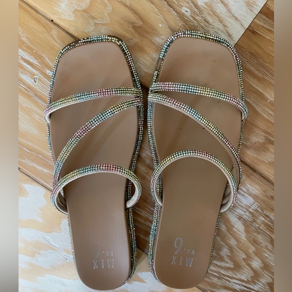Rainbow rhinestone sandals size 9 worn twice (see images with missing stones) - Picture 2 of 5
